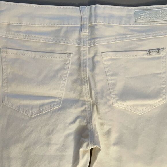 Seven7 White Embellished Leg Capri Jean - 8 - Picture 5 of 7